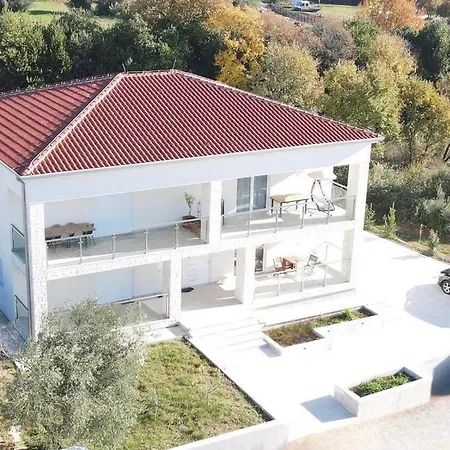 Laganini Tar-Vabriga